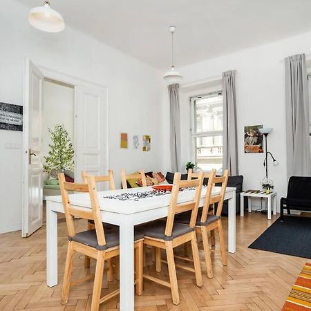 Bright, Spacious Apartment In The Historic Centre 프라하 외부 사진